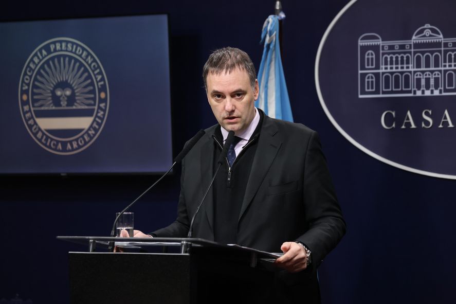 Encuesta lapidaria para Adorni: casi ocho de cada diez argentinos creen que debe dejar el Gobierno