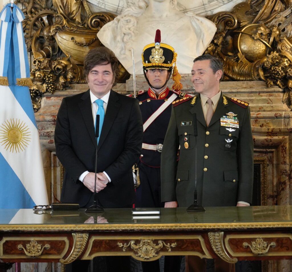 Milei intenta ordenar a la tropa con un «suplemento» salarial para las Fuerzas Armadas