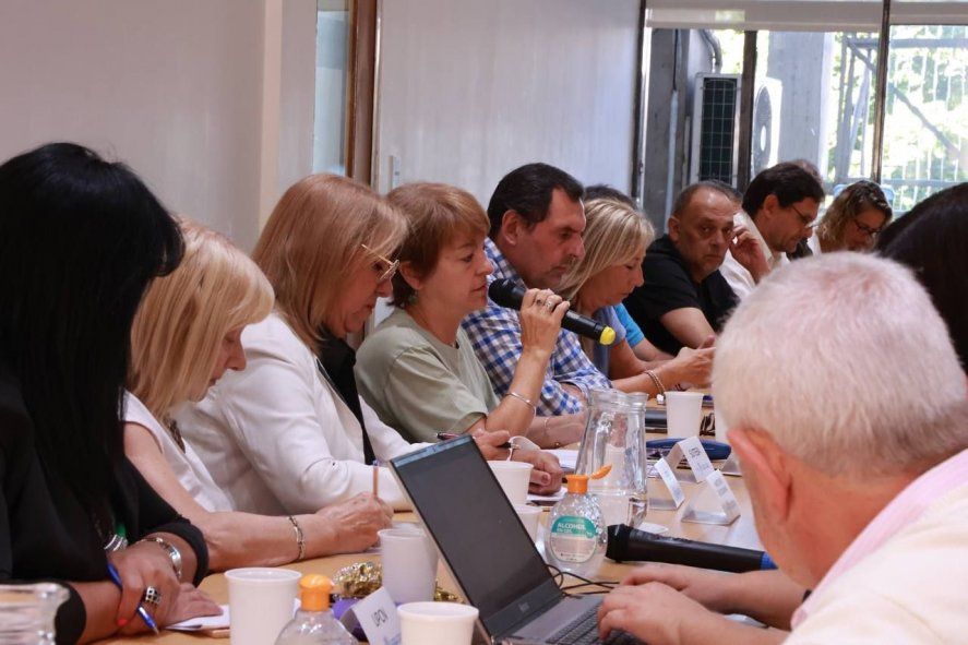En crisis con sus bases, los gremios docentes endurecen sus reclamos a la Provincia